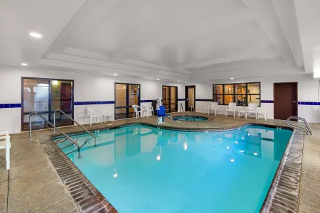 Comfort Suites Vacaville-Napa Valley Area Отели рядом с достопримечательностью «Университет Калифорния, Дэвис»