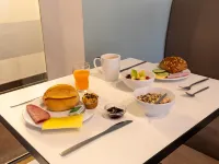 B&B HOTEL Koblenz-City - breakfast