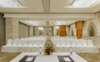 Nataraj Sarovar Portico Jhansi فنادق في Jhansi Rly. Settl