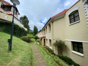 마운틴 리트리트 - 어 힐 컨트리 리조트