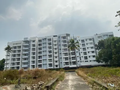 Transit Suites by GrandWest Hotels near SREE NARAYANA GURU MANDHIRAM SN NAGAR KOODALAPAD