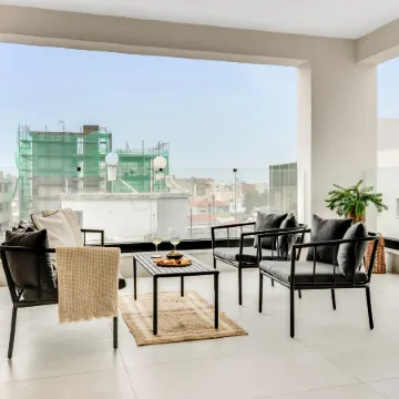 Sanders Premier - Lovely 2 Bdr. Apt. with Balcony Отели рядом с достопримечательностью «Cyprus University of Technology»