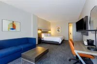 Holiday Inn Express TAMPA N I-75 - UNIVERSITY AREA by IHG Hotels near Busch Gardens
