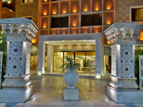 Zandiyeh Hotel