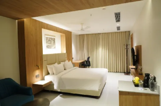 SVN レイク パレス のホテル