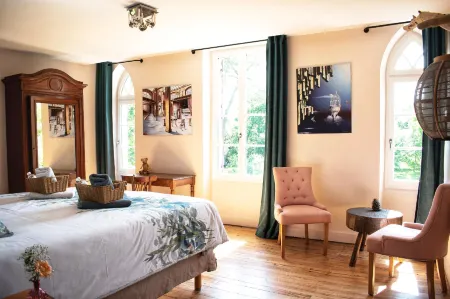 Les Volets Violets Отели в г. Мио