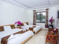 Hoàng Gia Hotel Sơn La Hotels in 