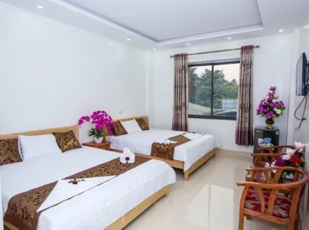 Hoàng Gia Hotel Sơn La Отели в г. P. Quyet Tam