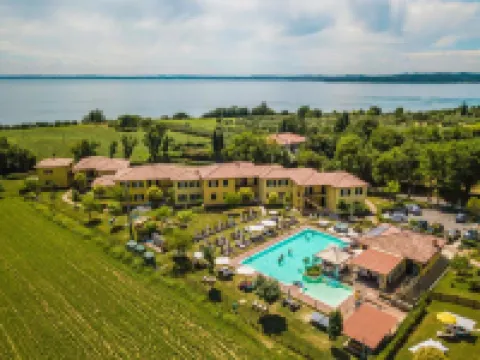 Karina モニーガ・デル・ガルダのホテル