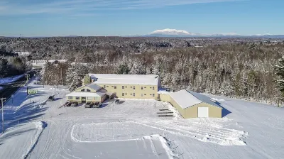 Gateway Inn Hotels near Millinocket Municipal Airport