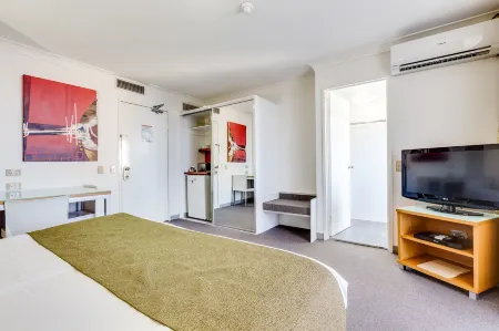 Hillcrest Apartment Hotel (Formerly Central Hillcrest Apartments) Отели рядом с достопримечательностью «CityCat Ferry»