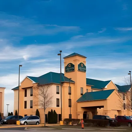 La Quinta Inn & Suites by Wyndham Louisville East