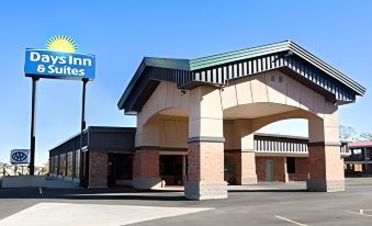 Days Inn & Suites by Wyndham Trinidad