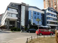 Queen's Hotel - Zebra Centre
