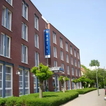 HK Hotel Düsseldorf City Отели рядом с достопримечательностью «Фрайцайтпарк Уленбергштарссе»