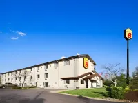 Super 8 by Wyndham Marietta Hotels in Marietta