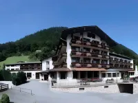 Alpen-Hotel Seimler Hotels near Berghof