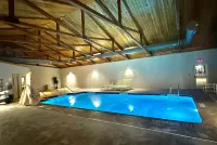 Microtel Inn & Suites by Wyndham Quincy Downtown/River Area - Swimmingpools