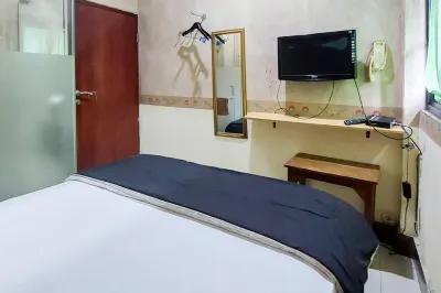 Ni Hotel Syariah Bandara Soekarno Hatta Mitra RedDoorz Hotel dekat Bagan karang serang