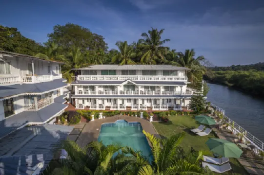 Stone Wood Riverfront Resort, Siolim Hotels in 