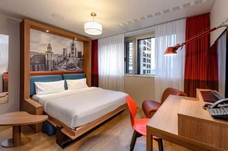 Aparthotel Adagio Frankfurt City Messe Отели рядом с достопримечательностью «Taunusturm»