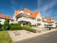 Cosy - Bright Top Floor Appartment  호텔