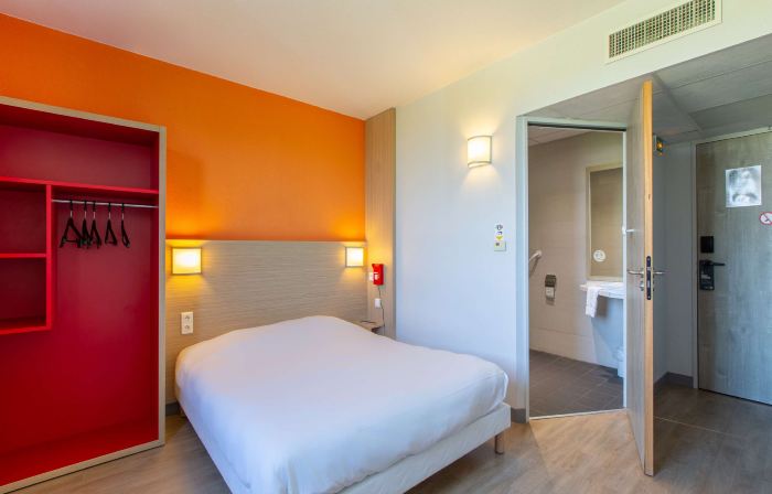 Hôtel Première Classe Chartres Sud - Barjouville