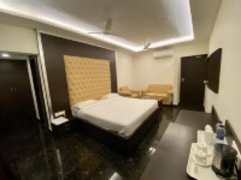 Golden Parrk Hotels in Villupuram