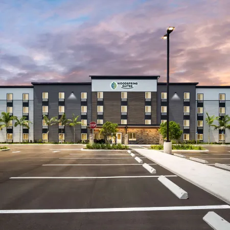 WoodSpring Suites Fort Myers - Cape Coral
