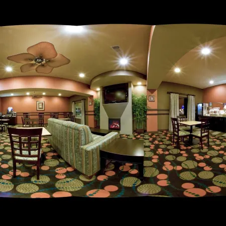 Holiday Inn Express & Suites SHAMROCK NORTH by IHG