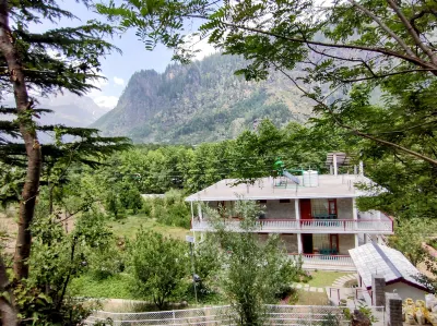 WhiteHouse Hotels in Manali