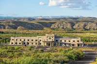 Taawaki Inn - parking
