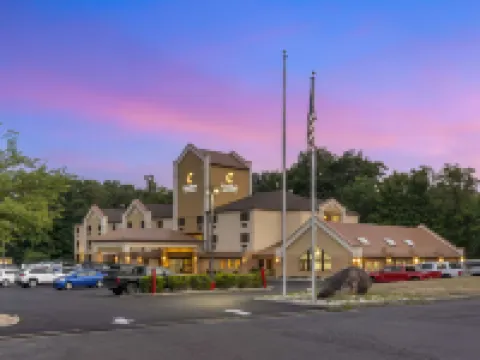 Comfort Inn & Suites LaVale - Cumberland Hoteles en La Vale