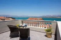 Aion Luxury Hotel - Meerblick