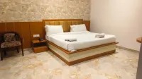 FabExpress the Divine Residency Hotell i Kapas Hera