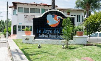 Capital O la Joya Del Lago