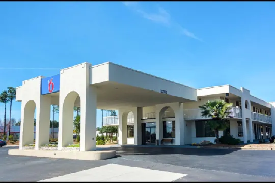 Motel 6 Newnan, GA