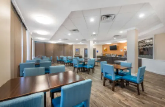 代託納比奇海濱舒適酒店