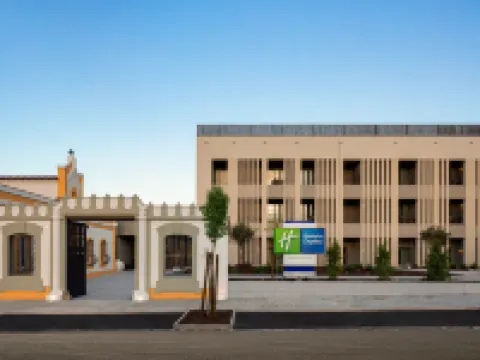 ฮอลิเดย์ อินน์ เอ็กซ์เพรส เอโวรา บาย IHG โรงแรมในแอวูรา