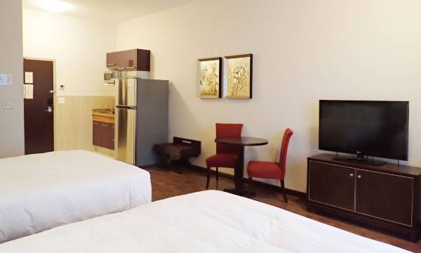 Days Inn & Suites by Wyndham Fort Saskatchewan