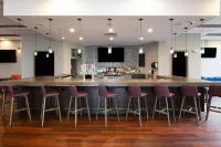 Skyline Hotel Detroit Airport, SureStay Collection by BW - bar