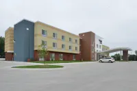 Fairfield Inn & Suites Fremont - 3-Star