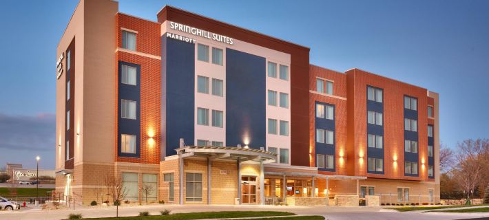 SpringHill Suites Coralville Hotele w: Johnson County