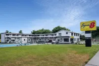 Super 8 by Wyndham Niagara Falls ON Hotels in Niagara Falls