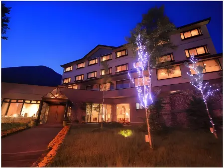 Nikko Chuzenji-ko Onsen Hotel Hana-An Отели рядом с достопримечательностью «Chūzen-ji Temple»
