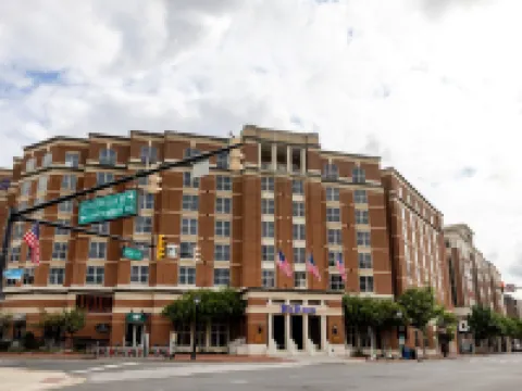 Hilton Alexandria-Old Town Hotels in Alexandria