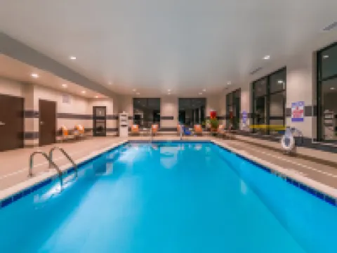 Hampton Inn & Suites Detroit/Wixom Hotels in Wixom