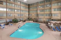 Wyndham Garden Westlake - piscina