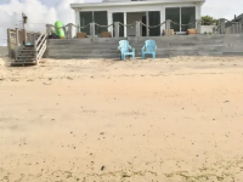 Oceanfront Oasis Spacious 3-Bedroom, 2-Bath Retreat for 12  Linens Included Hotels in Westbrook