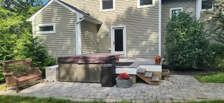 Mountain side house with game room, hot tub, firepit 1 mile from Lambertville Отели в г. Хантердон